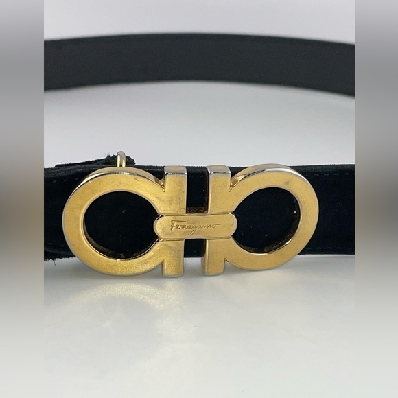 VTG SALVATORE FERRAGAMO GOLD TONE GANCINI BUCKLE BLACK SUEDE LEATHER BELT 26-30  - Picture 2 of 8